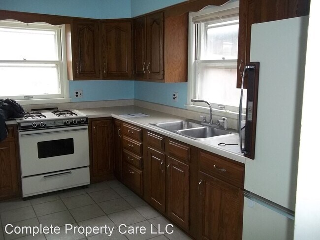 Building Photo - 2 br, 1 bath House - 1404 N Jefferson st.