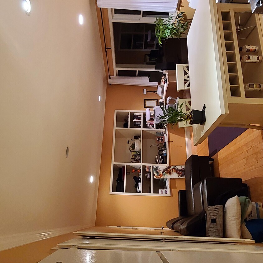 Building Photo - 190 Forrest Ave