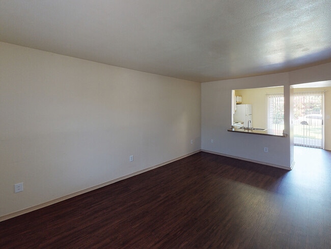 Building Photo - Paradise Oaks Apartments