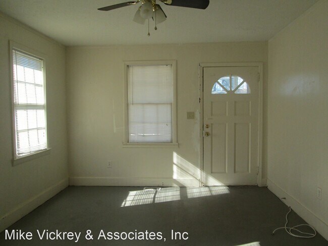 Building Photo - 2 br, 1 bath House - 705 West Avenue