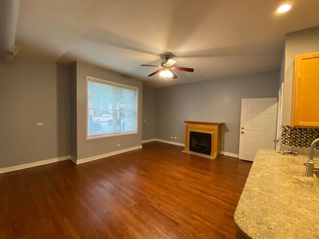 Building Photo - 2335 W Harrison St