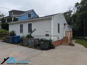 Building Photo - 609 N Elizabeth St