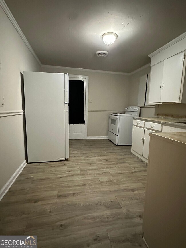 Building Photo - 2741 Coral Way