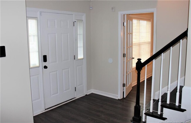 Building Photo - 1520 Thoroughbred Trail
