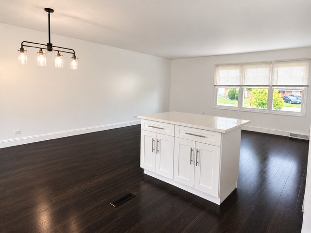 Foto del edificio - 425 Ardglass Ct