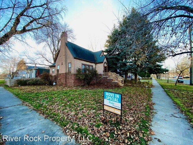 Building Photo - 3 br, 1 bath House - 104 6th Avenue North