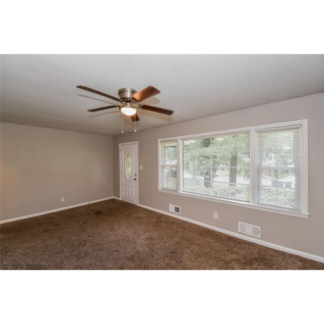 Foto del edificio - 3697 Wisteria Ln SW