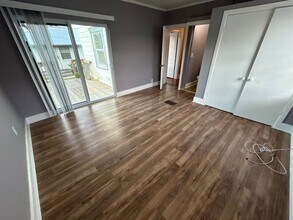 Building Photo - 620 5th Ave W