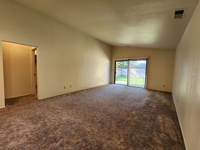 Building Photo - 3027 Monticello Ln