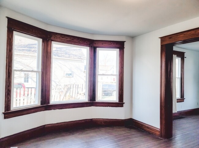 Dining room - 516 E Leith St