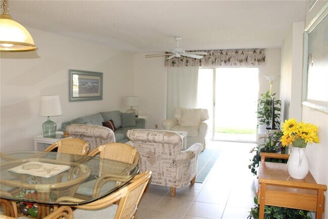 Building Photo - 6050 Bahia Del Mar Cir