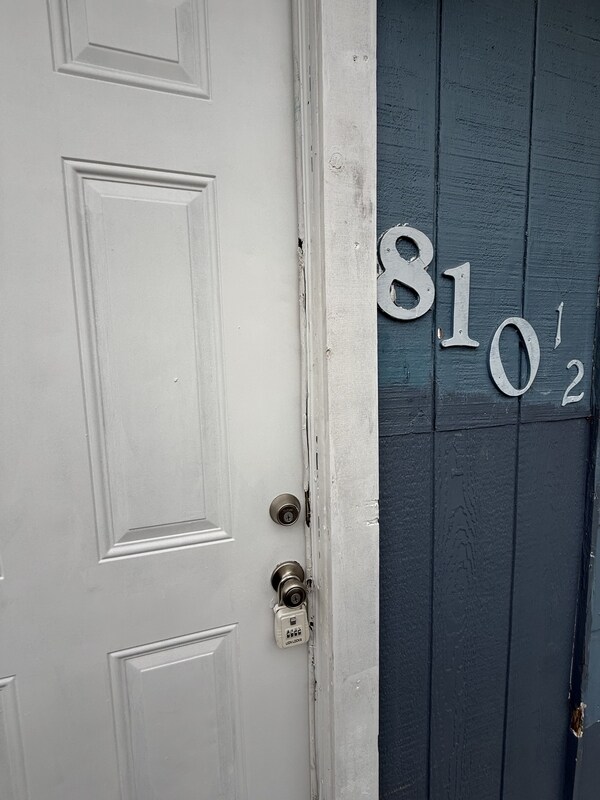 Foto principal - 810 20th Ave S