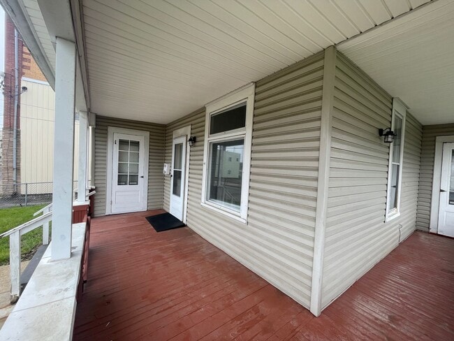 Building Photo - 334O