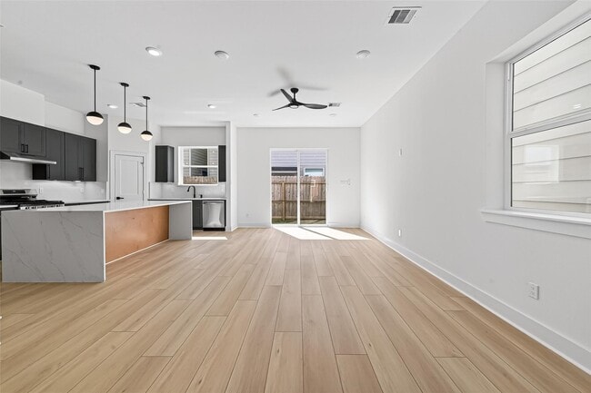 Foto del edificio - 971 Highland Lgt Ln