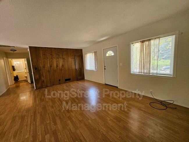 Building Photo - 632 Lake Bay Ct