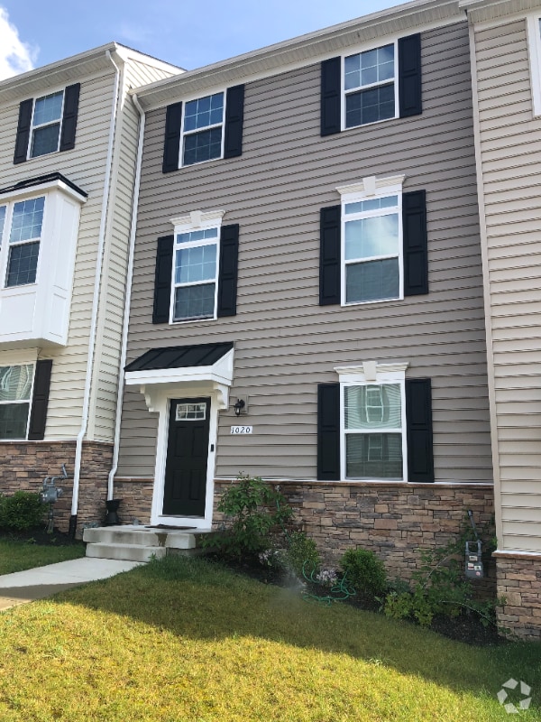 Building Photo - 1020 Valley Run Dr