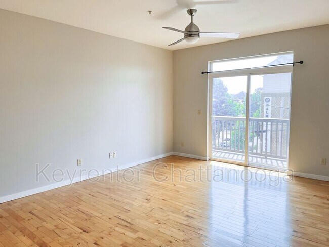 Building Photo - 863 Flynn St