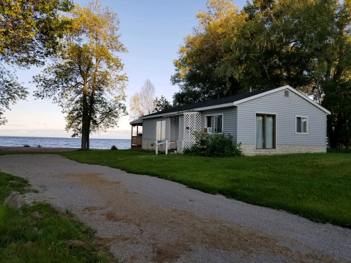 Street View - 4138 State Highway M-35