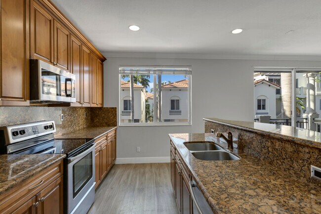 Building Photo - 3028 Waterside Cir