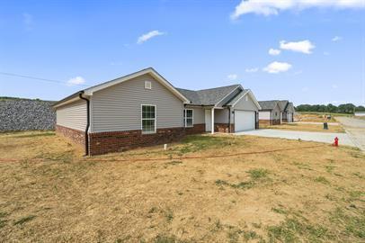 Building Photo - 302 Oak Grv Cir