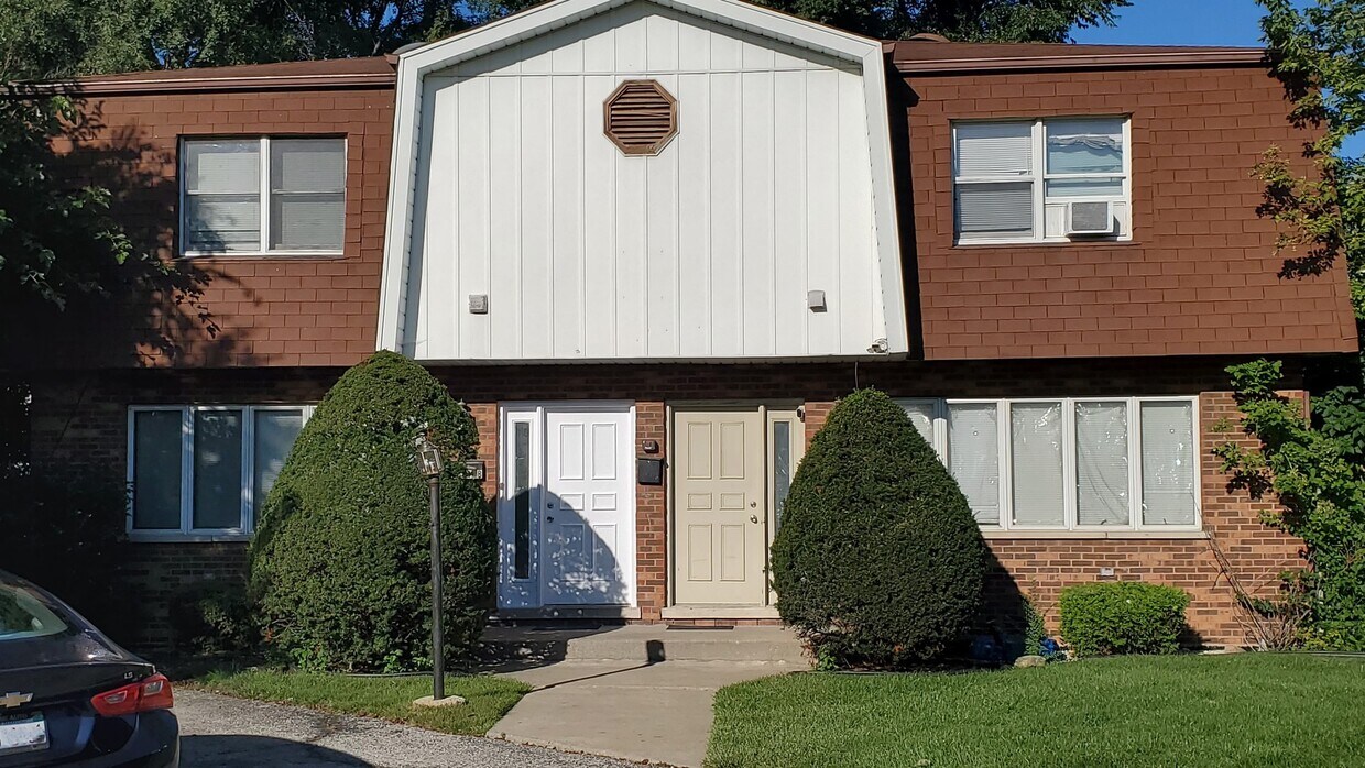 Primary Photo - 7041 Mather Ave