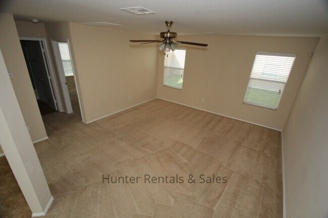 Foto del edificio - 4 Bedroom 3 Bath Home