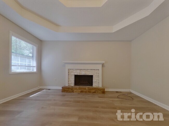 Foto del edificio - 2711 Candler Ct