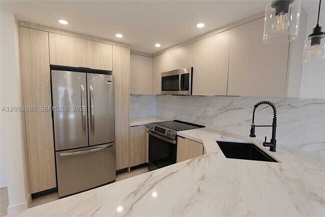 Foto del edificio - 801 NW 47th Ave