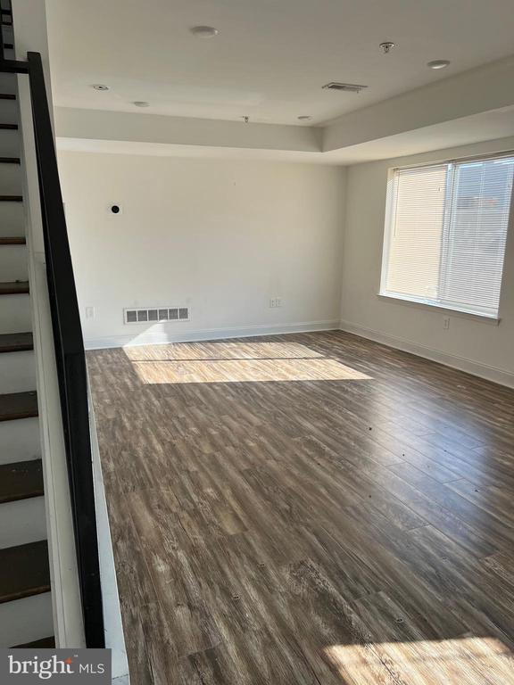 Building Photo - 1257 N Newkirk St