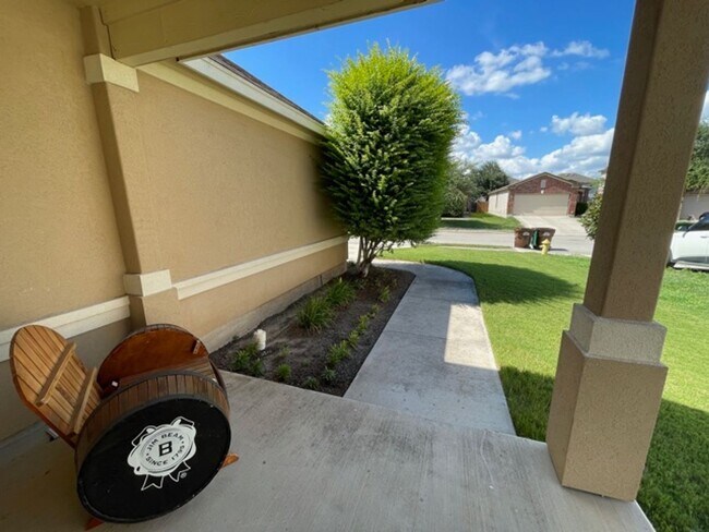 Foto del edificio - Lovely well maintained 3 bedroom 2 bath