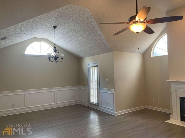 Building Photo - 114 Greentree Dr