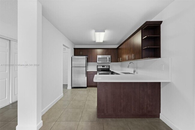 Foto del edificio - 6940 Miami Gardens Dr