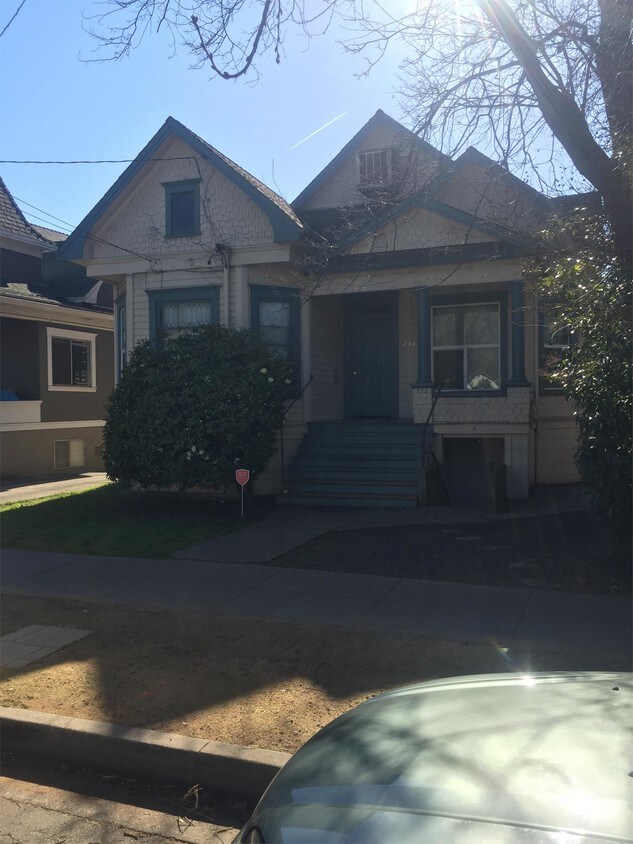 732 Chestnut St Unit 4, Chico, CA 95928 Apartment for Rent in Chico