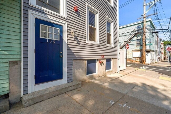 Foto del edificio - 153 Everett St
