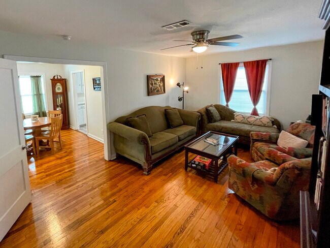 Foto del edificio - 618 Dunkley Dr