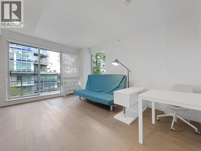 Photo du bâtiment - 9080 University Crescent