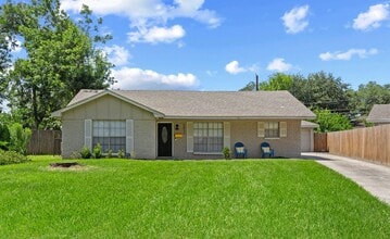 Building Photo - 5826 Spruce Forest Dr