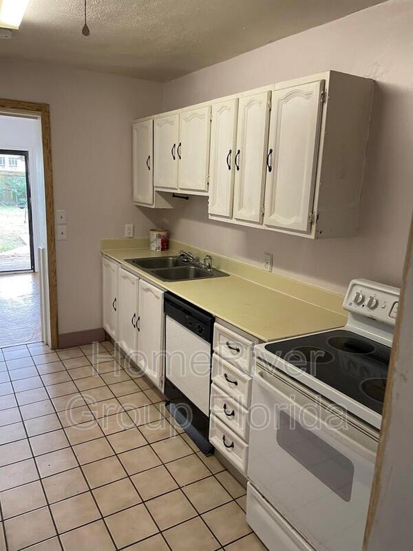 Building Photo - 5134 Sunderland Rd