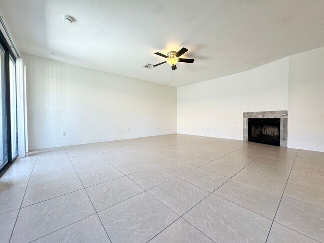 Foto del edificio - AVAILABLE NOW!! 3 Bed / 2 Bath Apartment i...