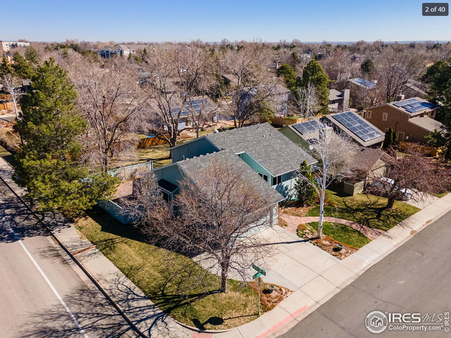 Building Photo - 300 Bowline Ct