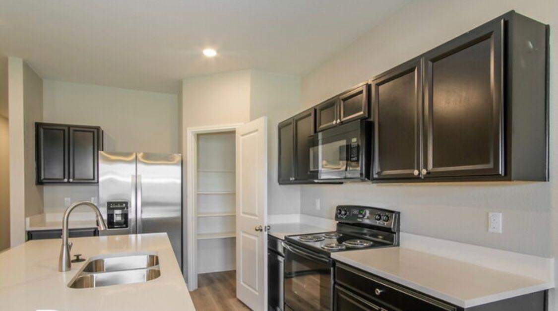 Foto del edificio - 680 Bunton Reserve Blvd