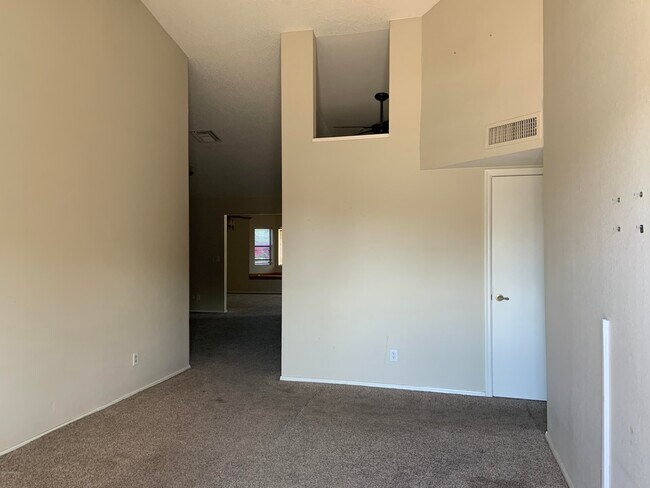 Foto del edificio - 6850 W Sunnyside Dr