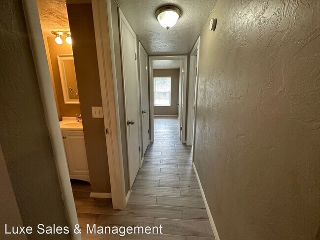 Foto del edificio - 2 br, 2 bath House - 6016 NW Expressway Un...