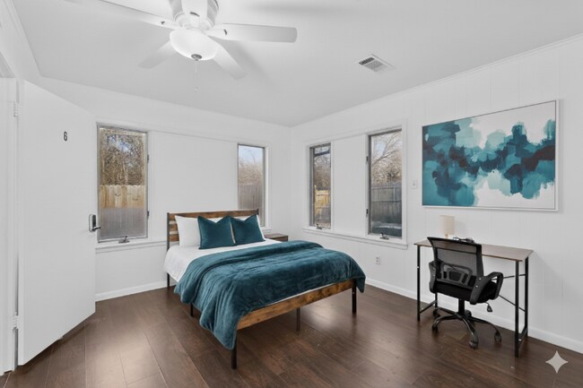 Foto del edificio - 404 Nottingham Dr