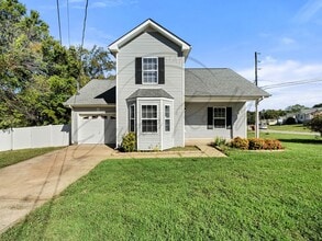 Building Photo - 1077 Gunpoint Dr