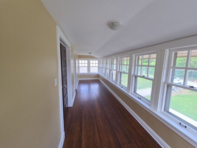 Building Photo - RENT-TO-OWN HOME AVAILABLE!  Your Path to ...