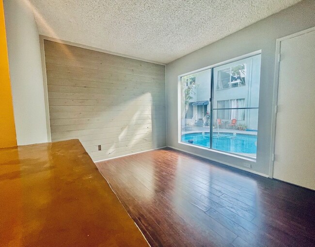 Foto del edificio - 941 N San Vicente Blvd
