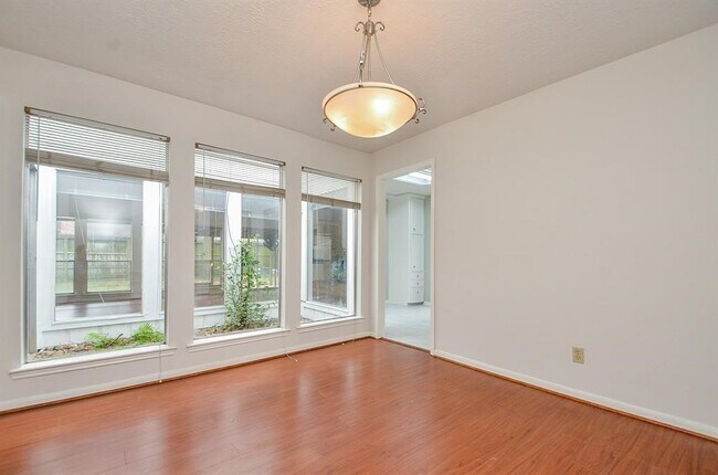 Building Photo - 15815 Boulder Oaks Dr