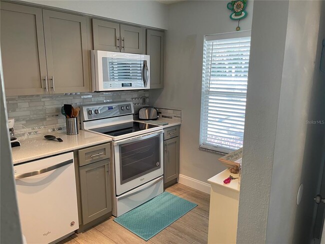 Building Photo - 7294 Cloister Dr