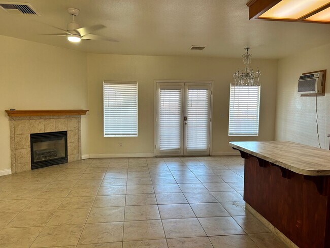 Foto del edificio - Please Contact Vaughn Realty to set up an appointment 760-446-6561
